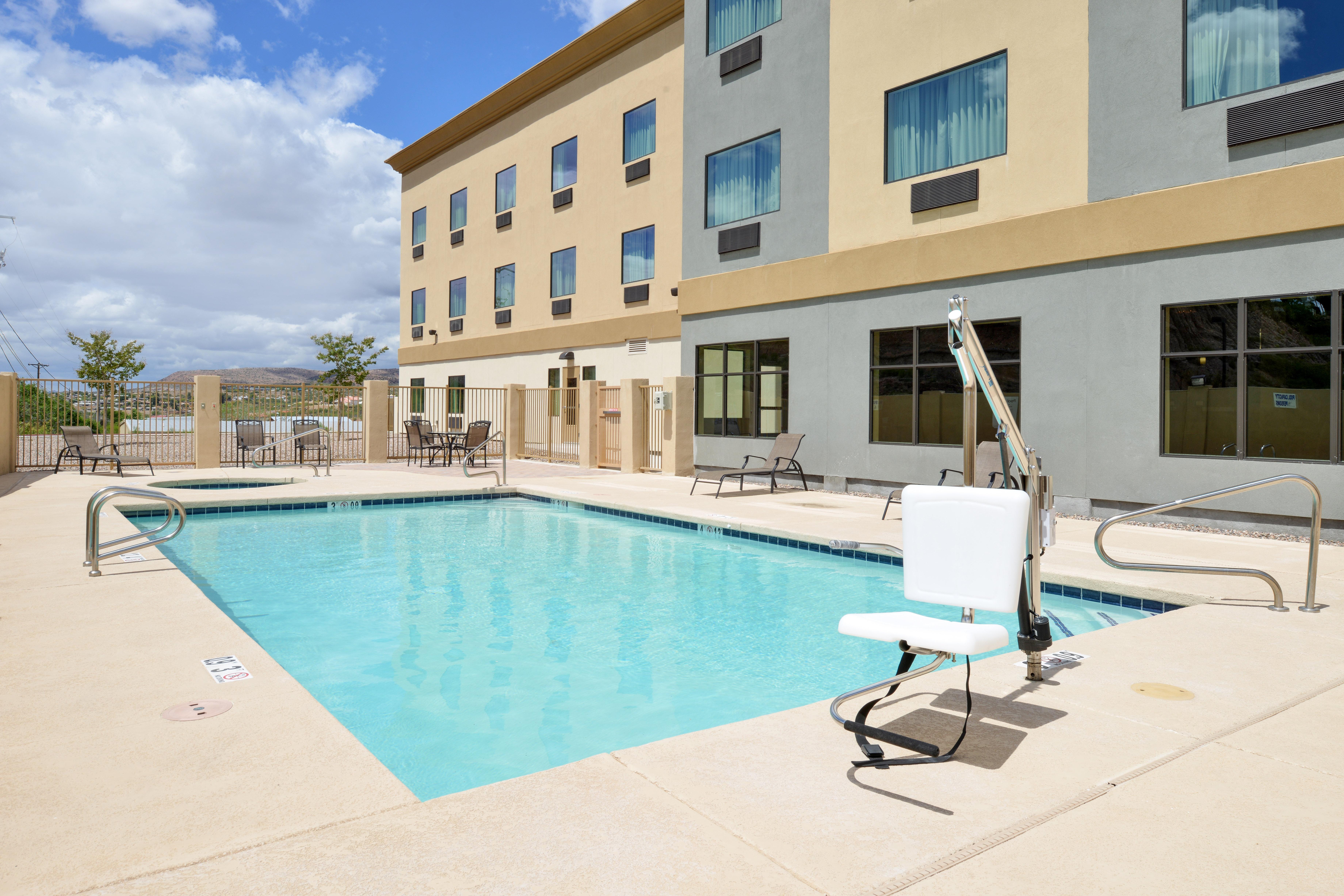 Holiday Inn Express & Suites Globe By Ihg Eksteriør bilde
